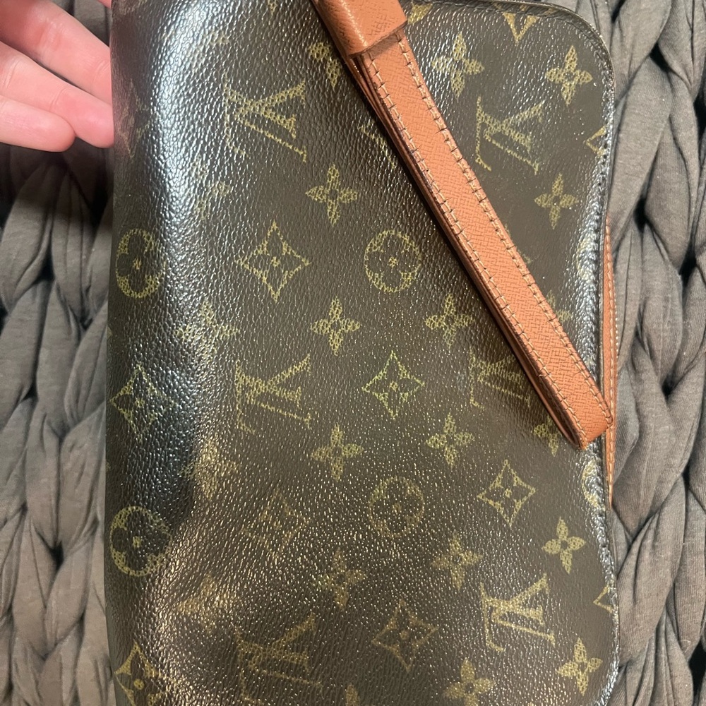 Louis Vuitton Monogram Clutch